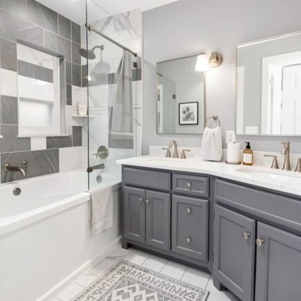 What Colors Go With a Grey and White Bathroom? The Complete Accent Guide